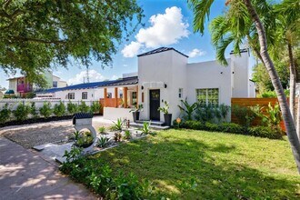 1363 Biarritz Dr in Miami Beach, FL - Building Photo - Building Photo