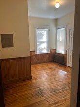 14 Beacon St, Unit 2 in Fitchburg, MA - Foto de edificio - Building Photo