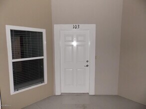 7039 Deer Lodge Cir in Jacksonville, FL - Building Photo - Building Photo