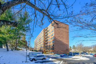 Carlyn Place in Arlington, VA - Building Photo - Building Photo