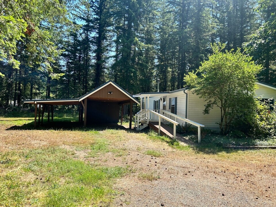 3675 Alm Rd in Everson, WA - Building Photo