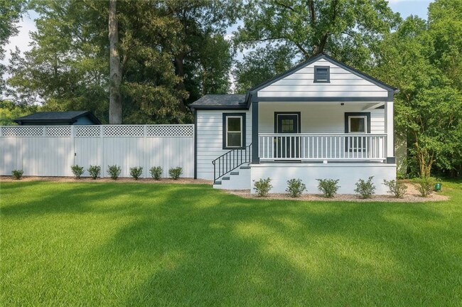 2502 Barge Rd SW in Atlanta, GA - Building Photo - Building Photo