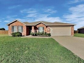 101 Long Prairie Dr in Forney, TX - Building Photo