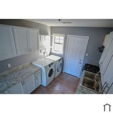 3232 Berry St in Houston, TX - Building Photo - Building Photo