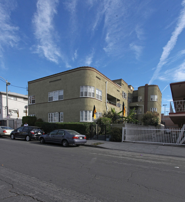 1716-1722 N Serrano Ave in Los Angeles, CA - Building Photo - Building Photo