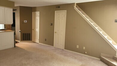 348 New Market Ct in Chesterbrook, PA - Foto de edificio - Building Photo