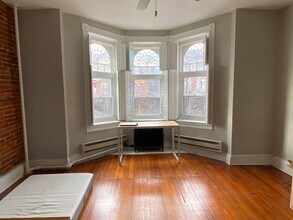 2841 n Calvert Street, Unit 2F in Baltimore, MD - Building Photo - Building Photo