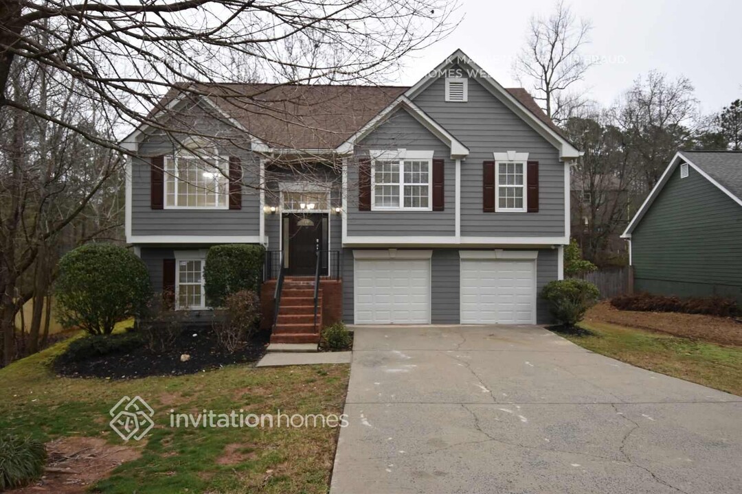 2568 Abbots Glen Dr NW in Acworth, GA - Building Photo