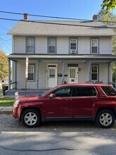 18 N Prince St in Millersville, PA - Foto de edificio - Building Photo