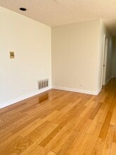 247 Coventry Cir in Vernon Hills, IL - Foto de edificio - Building Photo