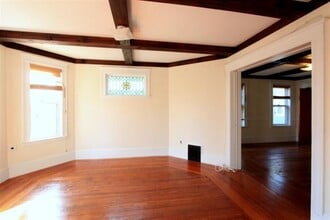 92 Rogers Ave, Unit 2 in Somerville, MA - Building Photo - Building Photo