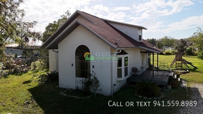 2219 24th Ave E in Palmetto, FL - Building Photo - Building Photo
