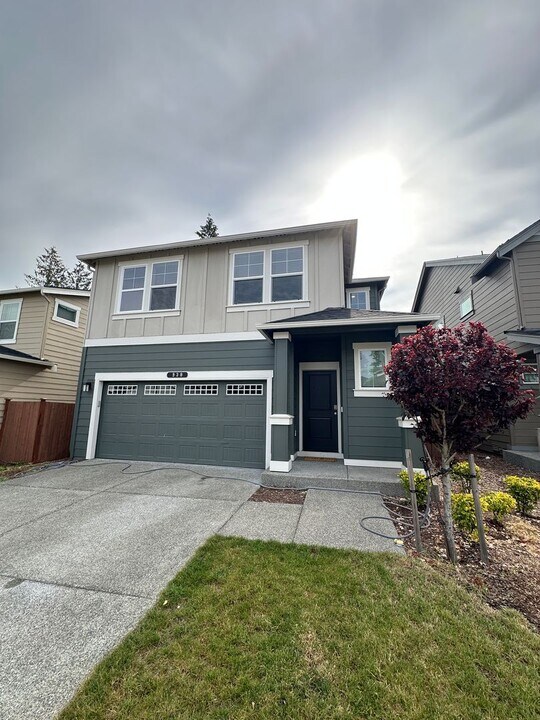 930 Bradley St NE in Lacey, WA - Building Photo