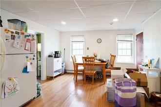 32 Bouvier Ave in Lincoln, RI - Building Photo - Building Photo