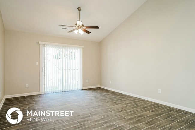 1915 Collier Rd in Durham, NC - Foto de edificio - Building Photo