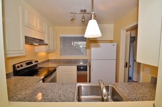 614 Vía Casitas in Kentfield, CA - Building Photo - Building Photo