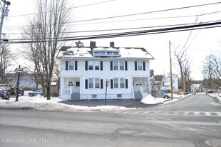 86 Ulster Ave in Saugerties, NY - Building Photo