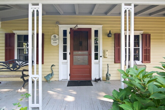 83 Linden Ave in Darien, CT - Building Photo - Building Photo