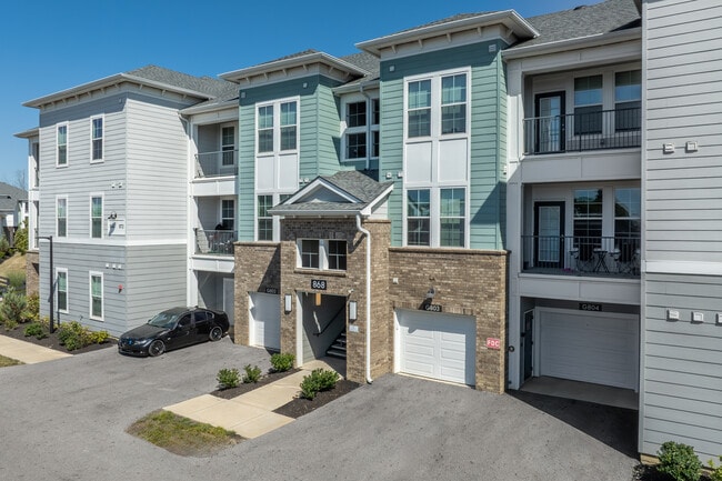 Provenance at Polaris in Lewis Center, OH - Building Photo - Building Photo