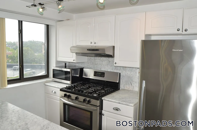 15 N Beacon St in Boston, MA - Building Photo - Building Photo