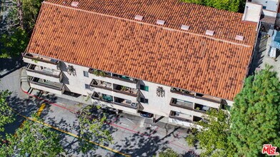 2700 Cahuenga Blvd in Los Angeles, CA - Building Photo - Building Photo