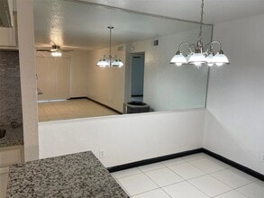 9700 Leawood Blvd, Unit 807 in Houston, TX - Building Photo - Building Photo