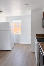 7745 Wild Plum Ln in University City, MO - Building Photo - Building Photo