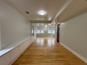 174 Maplewood St in Watertown, MA - Building Photo - Building Photo