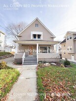 2163 13th St SW in Akron, OH - Building Photo