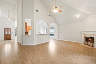 1019 Norfolk Dr in Pearland, TX - Building Photo - Building Photo