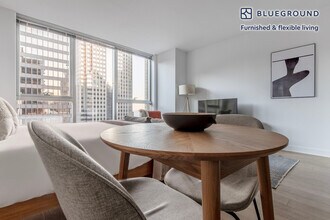 201 N Garland Ct in Chicago, IL - Building Photo - Building Photo