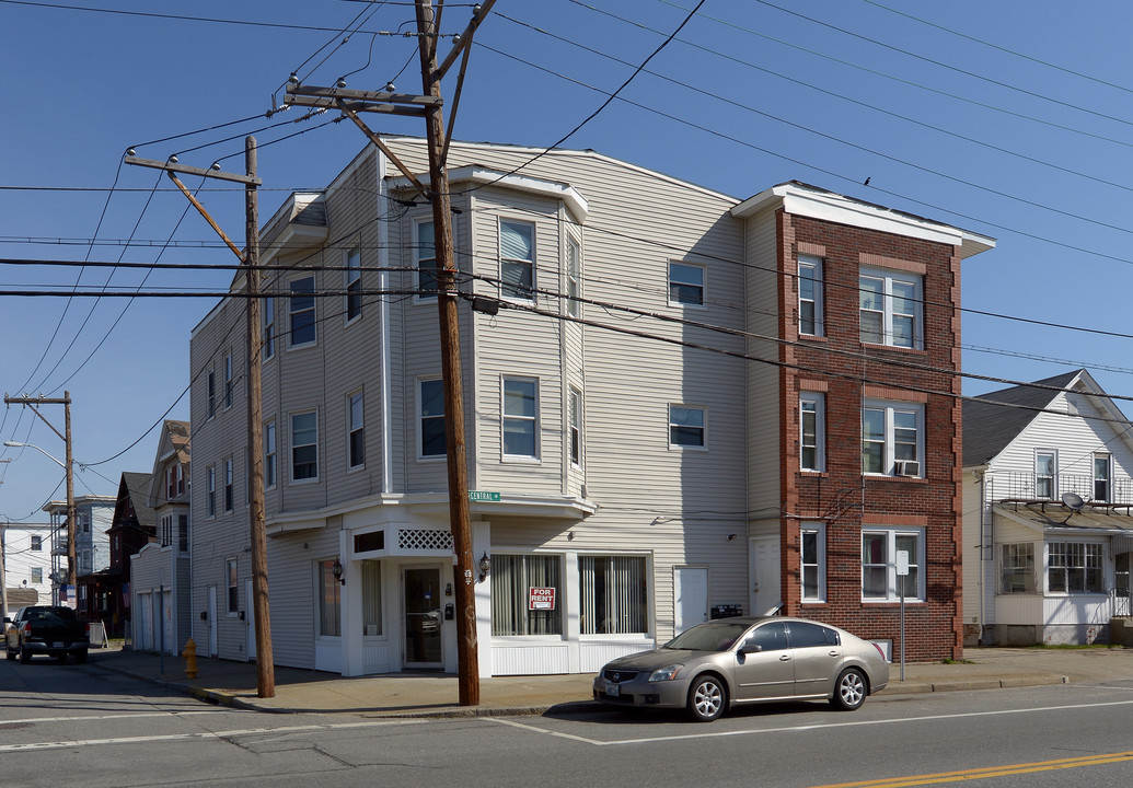 442 Central Ave in Pawtucket, RI - Foto de edificio