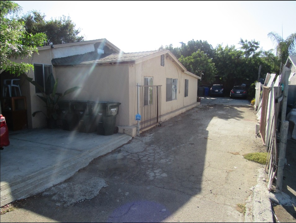 934 N Santa Fe Ave in Vista, CA - Building Photo