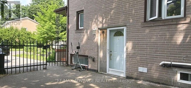 property at 1 Pynford Crescent