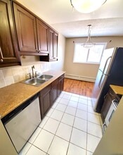 911 10 St in Cold Lake, AB - Building Photo - Building Photo