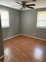 612 Woodland Ave in Westville, NJ - Building Photo