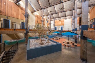 Cloudview Terrace Apartments in Albuquerque, NM - Foto de edificio - Interior Photo