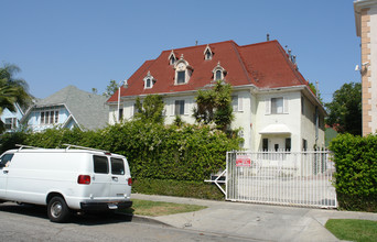 820 S Kenmore Ave in Los Angeles, CA - Building Photo - Building Photo