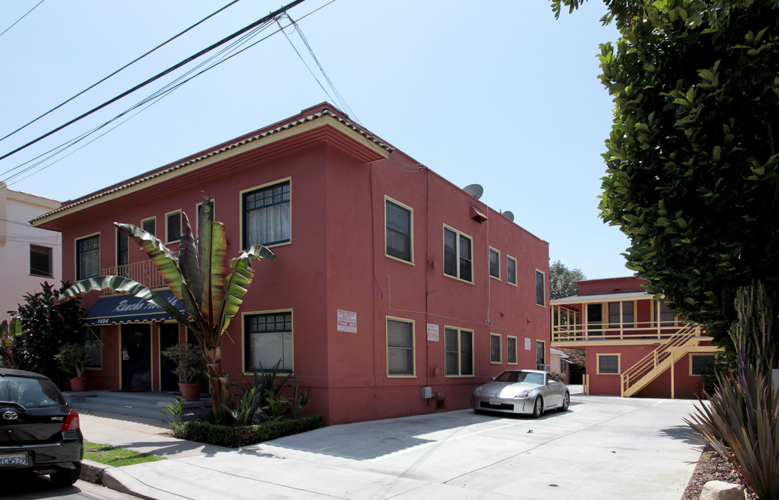 Rancho Florida in Long Beach, CA - Building Photo