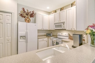 3645 Parkridge Cir in Sarasota, FL - Building Photo - Building Photo