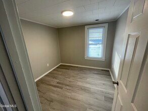 28 Leversee Ave in Cohoes, NY - Building Photo - Building Photo