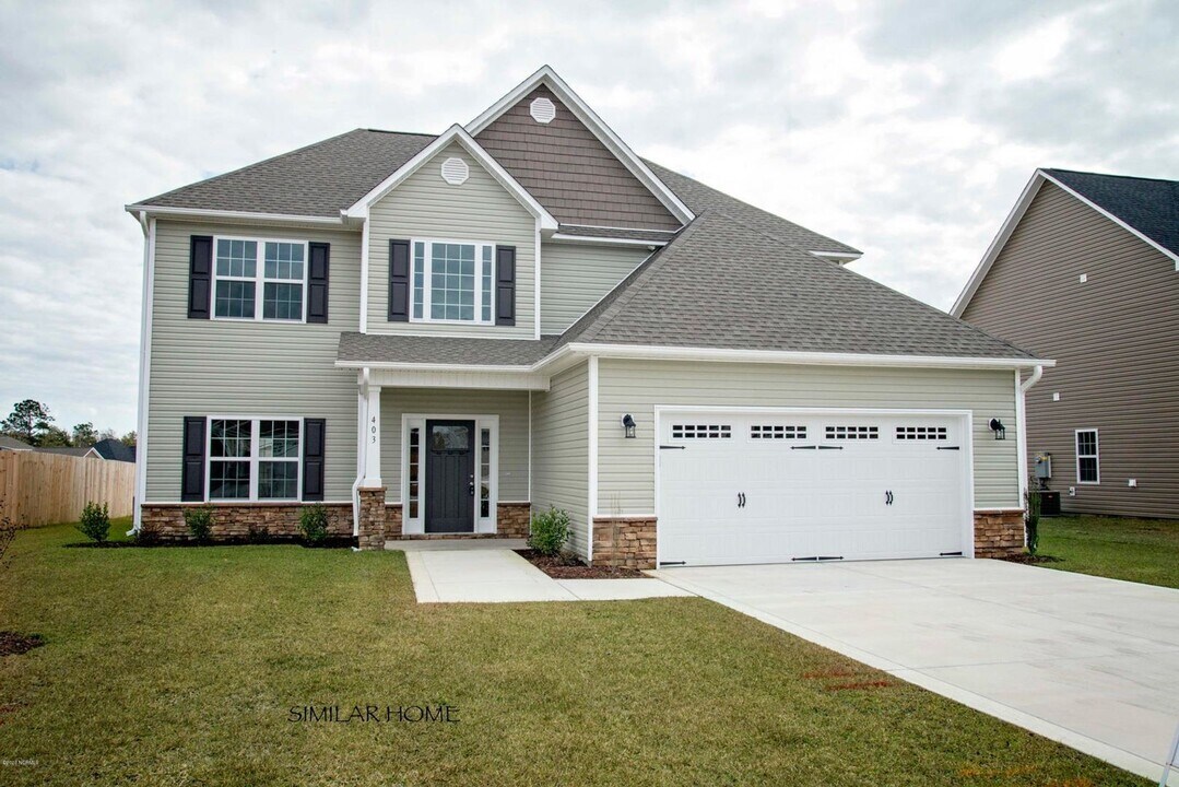 931 Farmyard Garden Dr in Jacksonville, NC - Building Photo