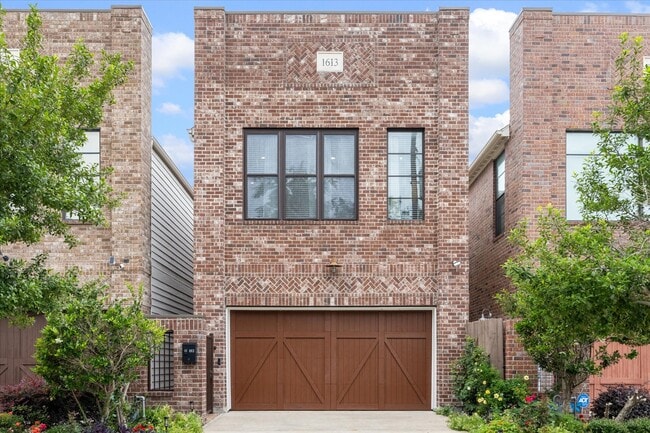 property at 1613 Prospect St