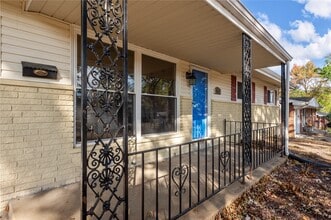 2437 Pinehurst Dr in Overland, MO - Building Photo - Building Photo