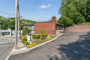 780 New York Ave in Huntington, NY - Building Photo