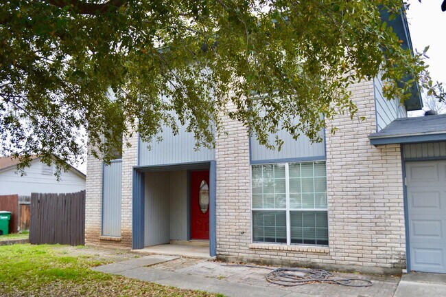 3018 Meadow Rain St in San Antonio, TX - Foto de edificio - Building Photo