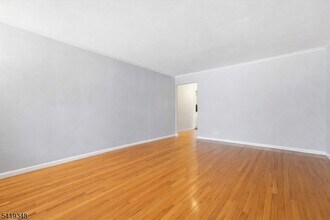 343 Bloomfield Ave in Verona, NJ - Building Photo - Building Photo