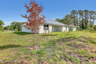 926 Sareta St SE in Palm Bay, FL - Building Photo - Building Photo