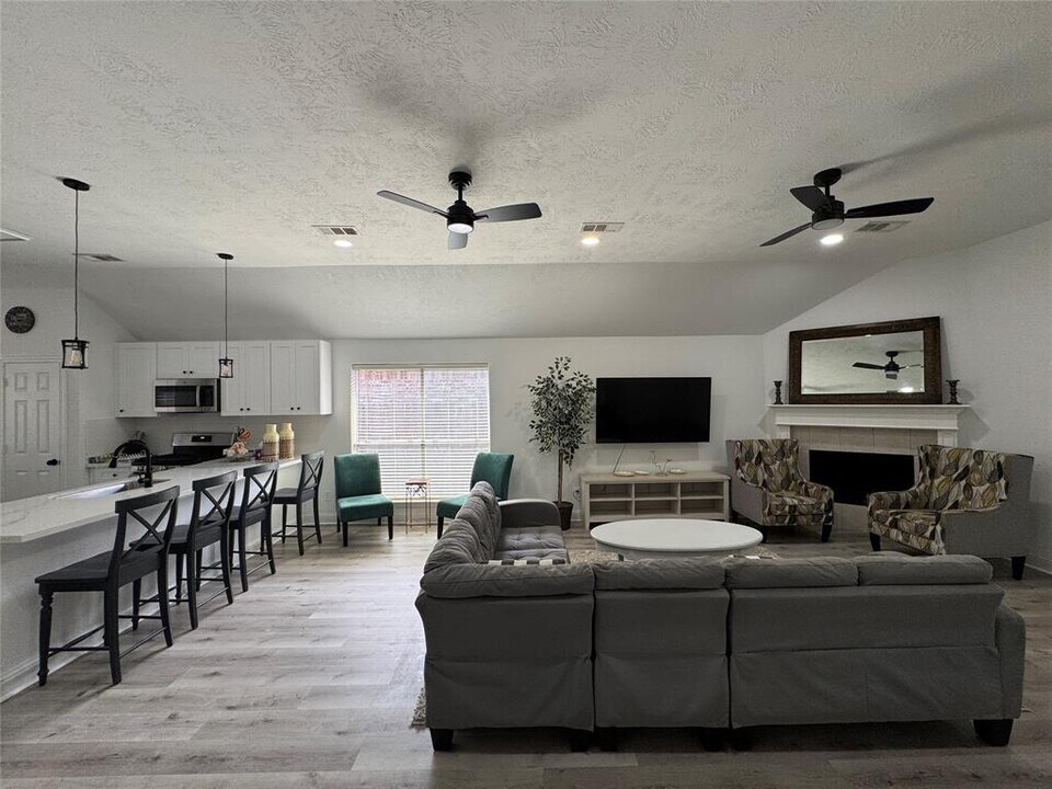 3265 Jessica Ct in Katy, TX - Building Photo