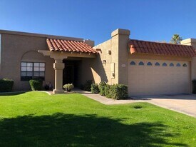9019 E Winchcomb Dr in Scottsdale, AZ - Building Photo